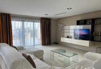 Luxury 3-Bedroom Apartment in St Julians has Balcony rooms