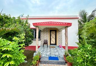 Pet Friendly Cottage Room in Kolkata has Smoking/Balcony rooms