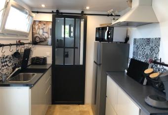 Cathy and Paulo Studio Eiffel has Balcony rooms