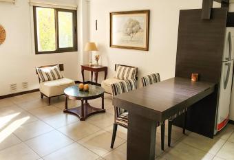 DEPARTAMENTO DE CATEGOR  A allows 18 year olds to book a room