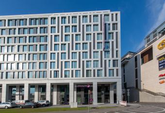 Premier Inn Stuttgart City Centre allows 18 year olds to book a room