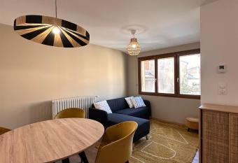 La Maison has Balcony rooms