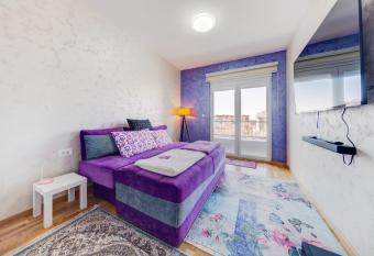 Plum Apartment allows 18 year olds to book a room