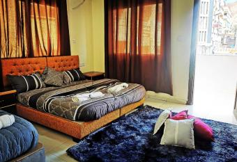 HW Apartment s allows 18 year olds to book a room