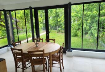 La maison des Sablons allows 18 year olds to book a room