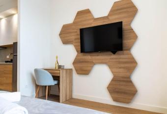 BW VERDE DREAM allows 18 year olds to book a room