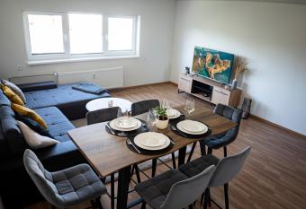 M  nus peatuspaik Kuressaares has Balcony rooms