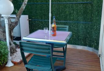 studio 66 allows 18 year olds to book a room