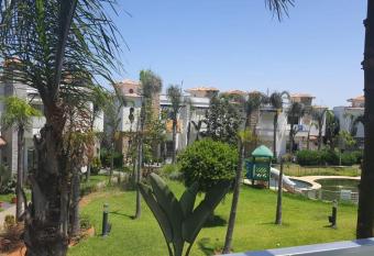 BEAU TRIPLEX EN RESIDENCE has Balcony rooms