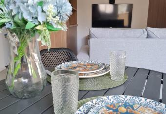 Studio Novo- Pr  ximo    Vila Germ  nica has Balcony rooms