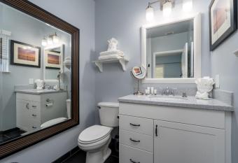 Best View and rooms of Harbour House at the INN has Balcony rooms