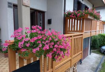 Casa vacanze Emidia has Balcony rooms
