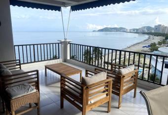 Para disfrutar en familia has rooms with a private hot tub