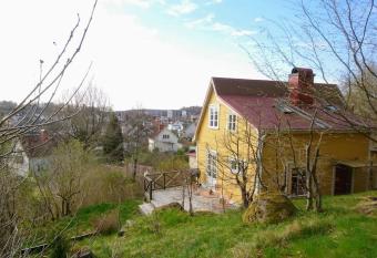 Mormors villa. Charmfullt eget boende med utsikt has Balcony rooms