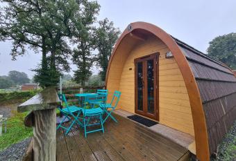 Maison Pouligny-Notre-Dame, 2 pi  ces, 4 personnes - FR-1-591-432 has Balcony rooms