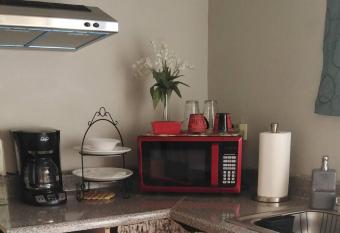 Mini depa super centrico #2 allows 18 year olds to book a room