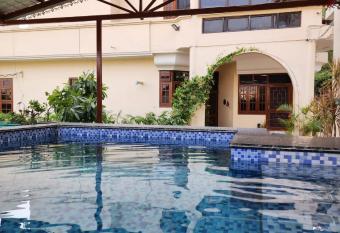 Param Country Home - Swimming Pool included has Balcony rooms