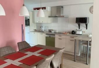 Appartement au centre d une ville historique. has Balcony rooms