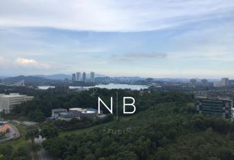 NETFLIX and JAM Fun Supercool Nothing Boring Studio 2 min walk to MCD Starbucks KFC has Balcony rooms