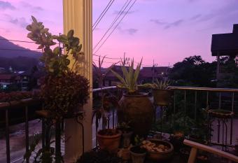 phuket huis kamala allows 18 year olds to book a room