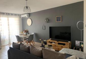 Appartement entre Mer et Montagne has Balcony rooms