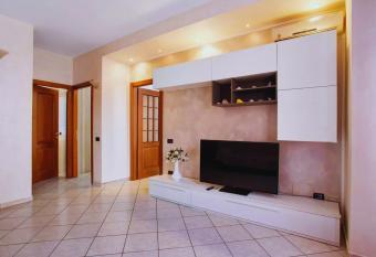 Appartamento Tre Locali Accogliente A Nova Milanese ,Vicinanza A Milano e Stadio Monza allows 18 year olds to book a room