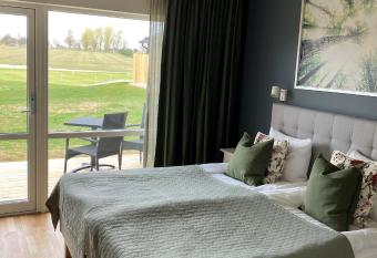 Bedinge Golfklubb hotell has Balcony rooms
