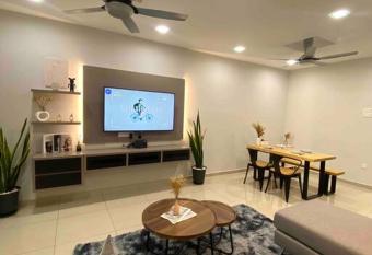 Stylish Cozy House Near Ipoh Lost World Tambun has Balcony rooms