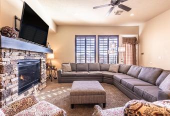 Almost Heaven High Speed Fiber! has Balcony rooms