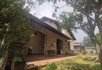 Villetta Il Nespolo has Smoking rooms