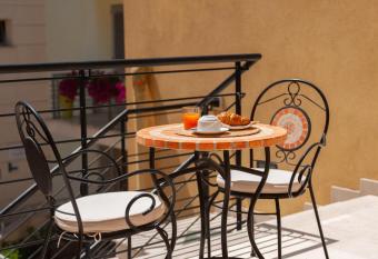 Angolo di Dante has Balcony rooms