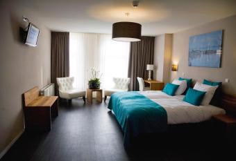 Hotel Old Dutch allows 18 year olds to book a room