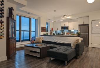 The Eagle's Nest has Balcony rooms