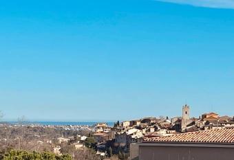 Superbe Appartement sur Vence allows 18 year olds to book a room