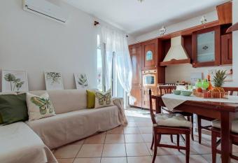 salt flavor apartment has Balcony rooms