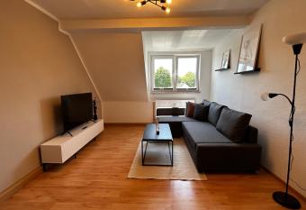 Modernes Apartment in Stadionn  he allows 18 year olds to book a room