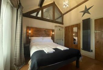 The Retreat has Balcony rooms