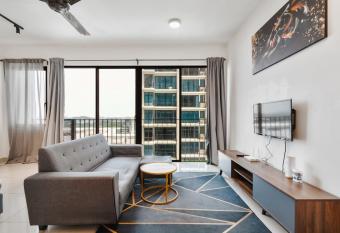 SUNSET HAVEN at TREFOIL SETIA ALAM has Balcony rooms