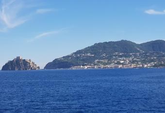 Casa Vacanza Vitiello allows 18 year olds to book a room