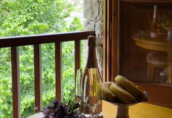 Casa Can Rufo de Rupit has Balcony rooms