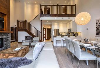   toile Du Matin 1500-5/ Tranquil Mountain Escape has Balcony rooms