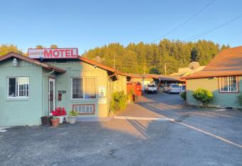 Johnston's Motel allows 18 year olds to book a room