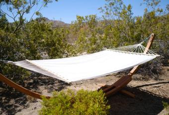 The Raven House ~ Renovated Homestead Cabin has Balcony rooms