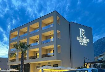 Apartments with a swimming pool Promajna, Makarska - 20940 has Balcony rooms