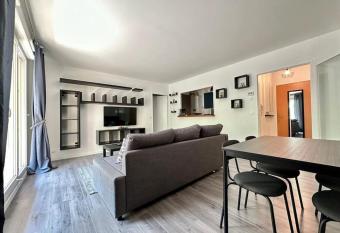 Le cosy de Disney Land paris has Balcony rooms