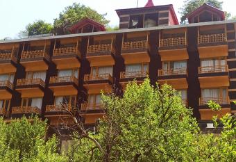 SNOW WHITE RESORT has Balcony rooms
