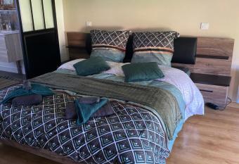 Au Bien H  tre allows 18 year olds to book a room