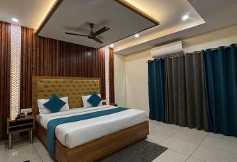 Hotel Devvani allows 18 year olds to book a room