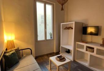 Lou Calendal allows 18 year olds to book a room