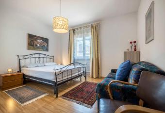 Villa Vittoria Mountain View has Balcony rooms